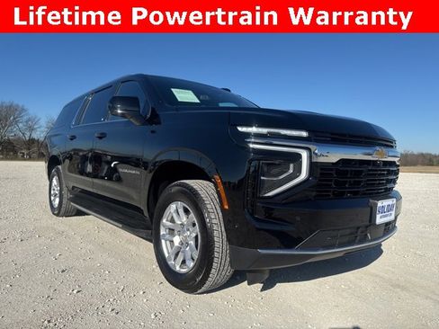 Used 2025 Chevrolet Suburban LS image 8