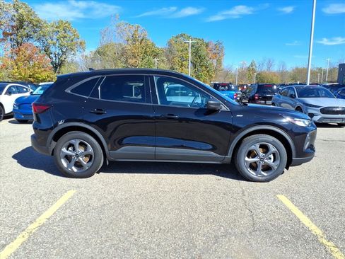 Certified 2025 Ford Escape ST-Line image 9