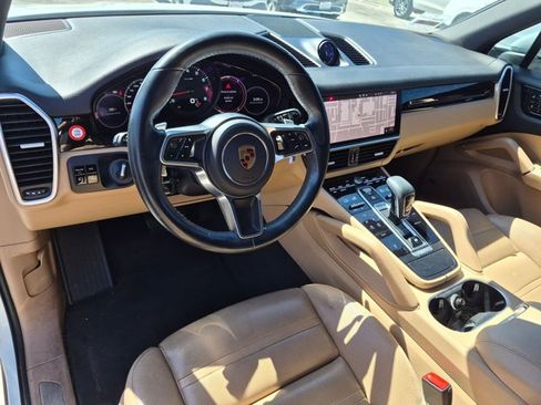 Used 2021 Porsche Cayenne AWD/4WD image 10