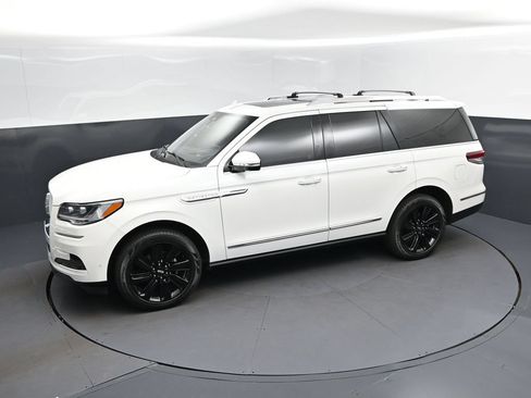 Used 2024 Lincoln Navigator Reserve AWD/4WD image 29