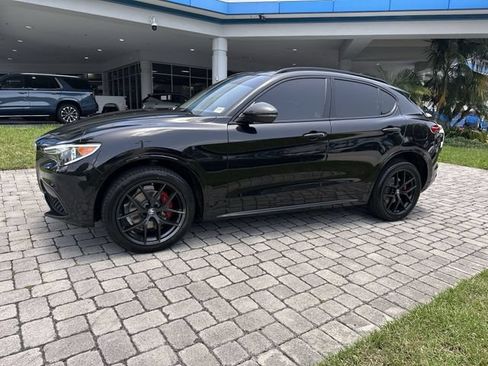 Used 2020 Alfa Romeo Stelvio Ti w/ Nero Edizione AWD/4WD image 21