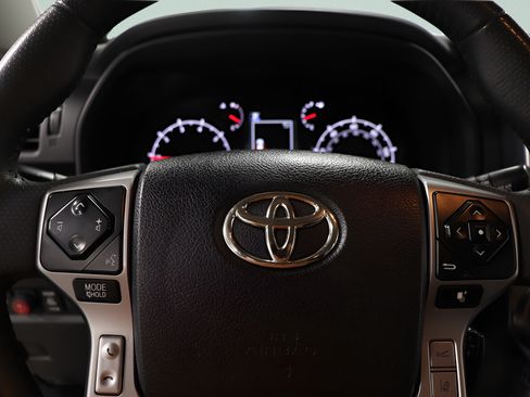 Used 2021 Toyota 4Runner SR5 Premium w/ Moonroof Package AWD/4WD image 11