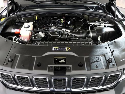 Used 2022 Jeep Grand Cherokee L Laredo w/ Luxury Tech Group I image 39