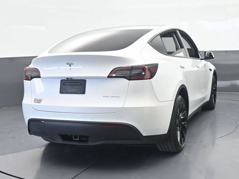 Used 2022 Tesla Model Y Long Range AWD/4WD image 5