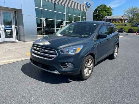 Used 2019 Ford Escape SE AWD/4WD image 2