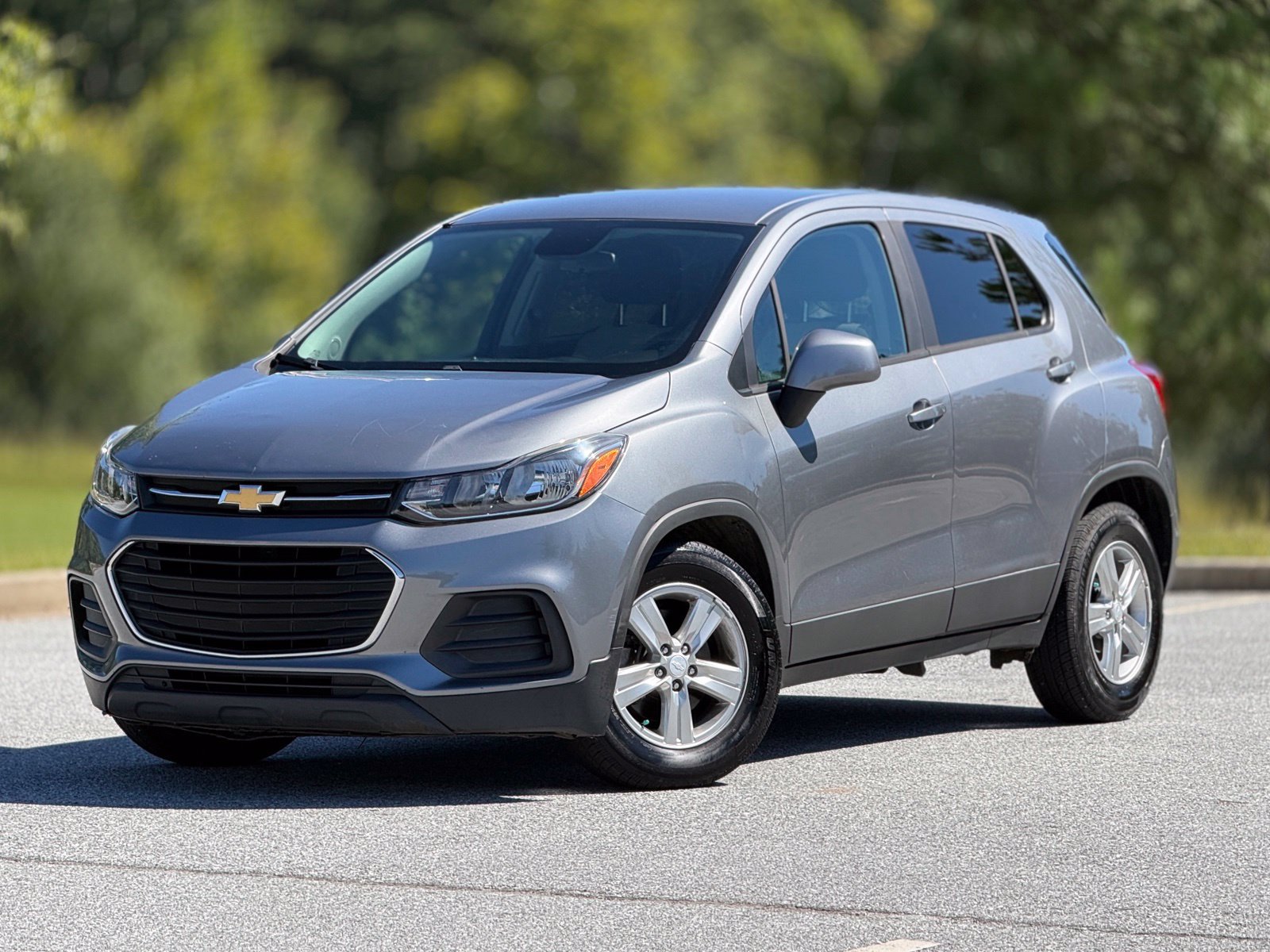 Used 2020 Chevrolet Trax LS w/ Tint and Cruise Package FWD image 8