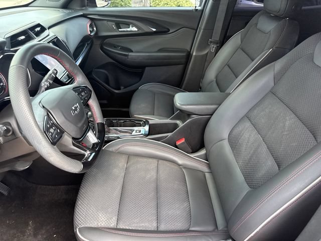 Used 2023 Chevrolet TrailBlazer RS w/ Sun and Liftgate Package FWD image 13