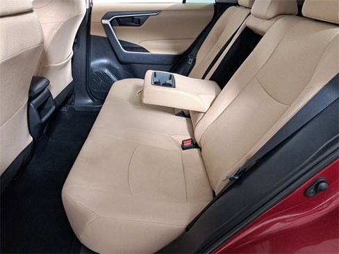 Used 2019 Toyota RAV4 LE image 12