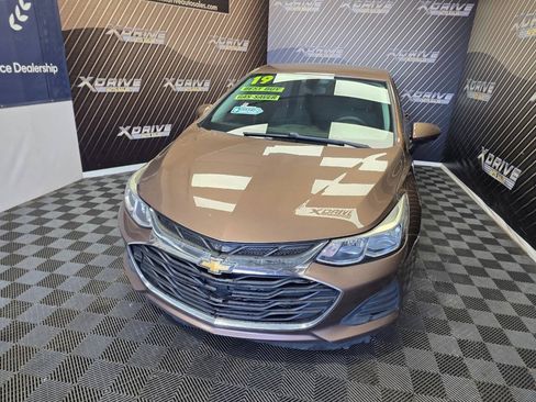 Used 2019 Chevrolet Cruze LS FWD image 3