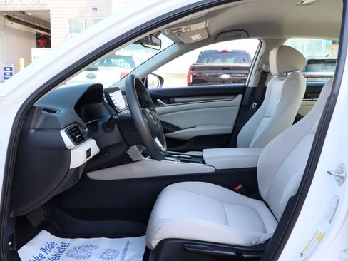 Used 2018 Honda Accord LX image 16