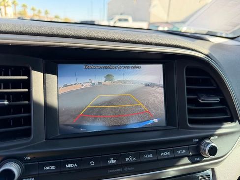 Used 2020 Hyundai Elantra SEL FWD image 27