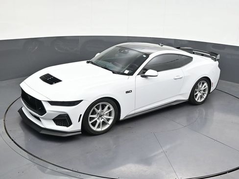 Used 2025 Ford Mustang GT RWD image 17