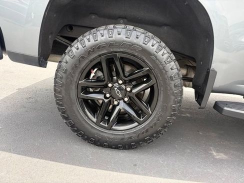 Used 2021 Chevrolet Silverado 1500 LT Trail Boss w/ Convenience Package II AWD/4WD image 7