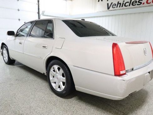 Used 2007 Cadillac DTS image 3