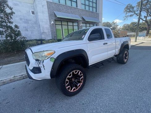 Used 2016 Toyota Tacoma SR image 7