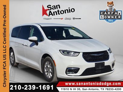 Used 2023 Chrysler Pacifica Touring-L