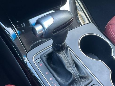 Used 2018 Kia Sorento SX image 26