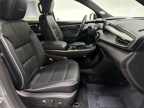 Certified 2025 Buick Enclave Avenir w/ Super Cruise Package image 21