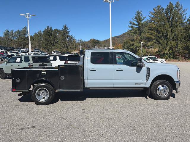 Certified 2024 Ford F350 Lariat w/ Lariat Ultimate Package AWD/4WD image 2