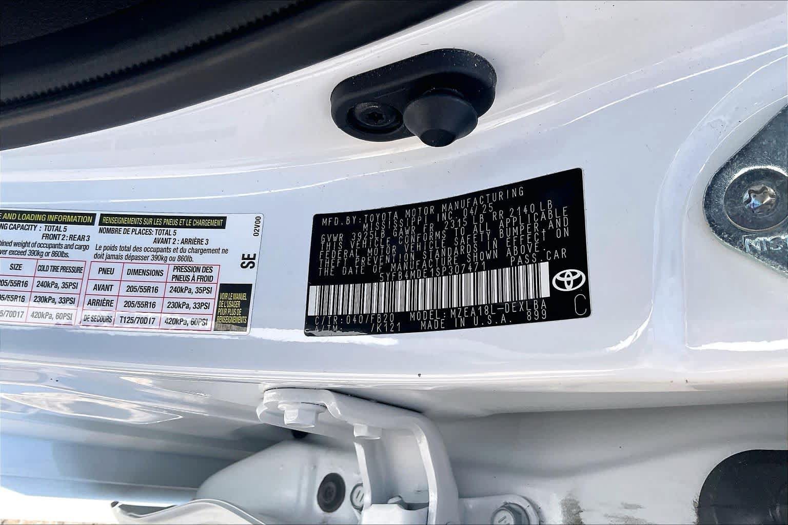 Used 2025 Toyota Corolla LE FWD image 32