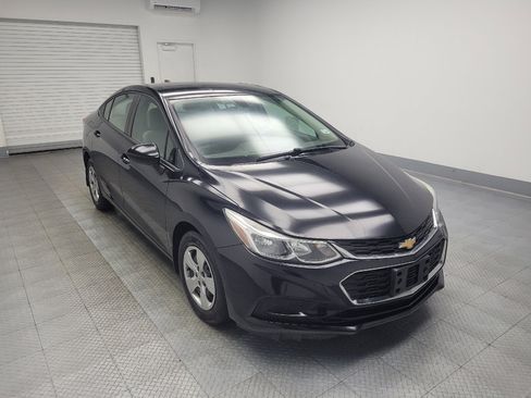 Used 2018 Chevrolet Cruze LS image 13