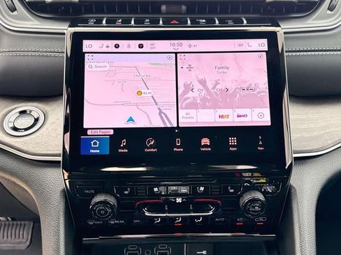 New 2025 Jeep Grand Cherokee L Limited w/ Luxury Tech Group II RWD image 17