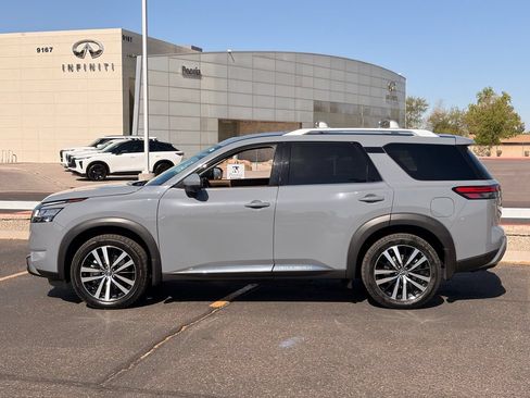 Certified 2023 Nissan Pathfinder Platinum w/ Cargo Package AWD/4WD image 3