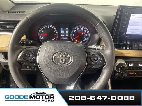 Used 2021 Toyota RAV4 XLE Premium AWD/4WD image 14