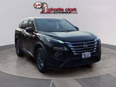 Used 2025 Nissan Rogue S FWD image 7