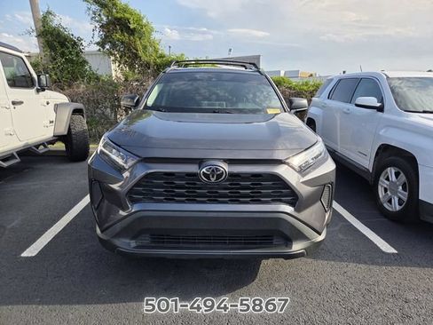 Used 2021 Toyota RAV4 LE FWD image 2