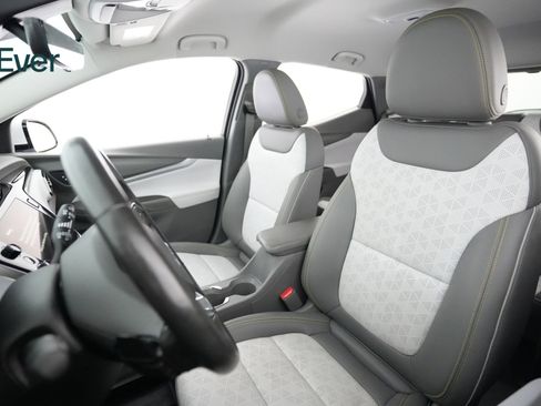 Used 2023 Chevrolet Bolt EUV Premier image 4