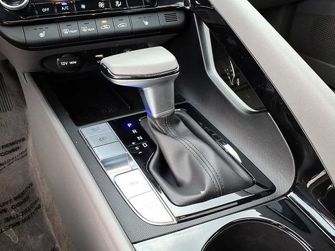 Used 2025 Hyundai Elantra SEL image 27