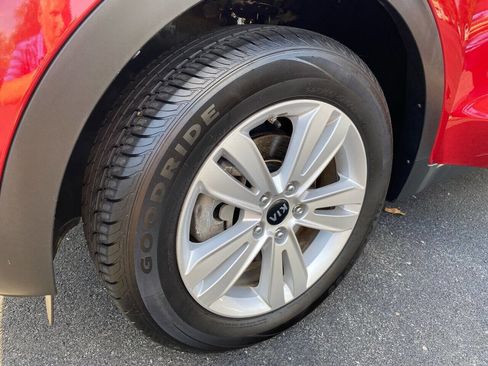 Used 2018 Kia Sportage LX image 16