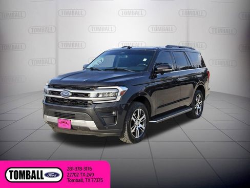 Used 2022 Ford Expedition XLT image 3