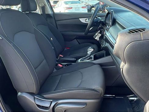 Used 2023 Kia Forte LXS image 8