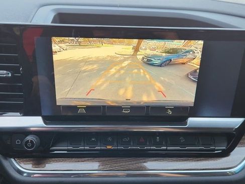 Used 2024 Chevrolet Silverado 1500 LT Trail Boss w/ Convenience Package II image 6