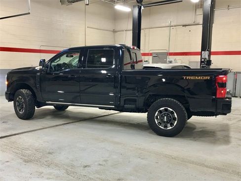 Used 2023 Ford F250 Lariat w/ Lariat Ultimate Package image 2