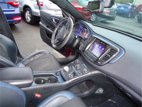 Used 2015 Chrysler 200 S w/ Navigation & Sound Group I image 17