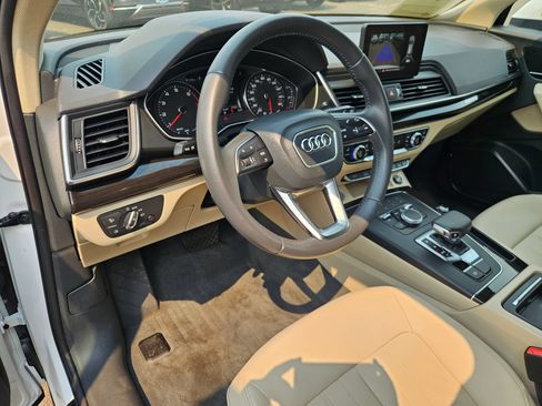 Used 2019 Audi Q5 2.0T Premium w/ Convenience Package AWD/4WD image 12