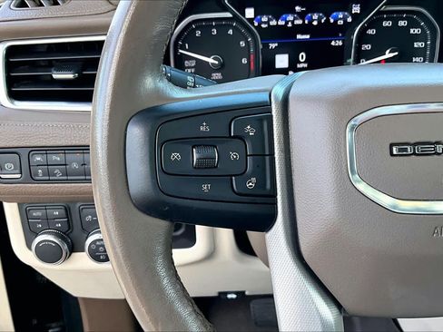 Used 2021 GMC Yukon XL Denali w/ Denali Premium Package AWD/4WD image 24
