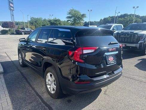 Used 2024 GMC Terrain SLE AWD/4WD image 5