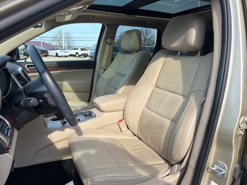 Used 2011 Jeep Grand Cherokee Limited w/ Trailer Tow Group image 9