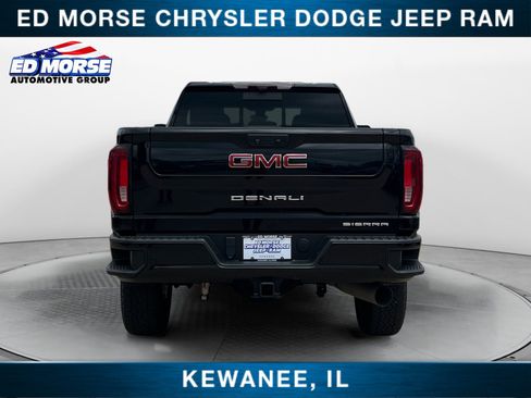 Used 2022 GMC Sierra 2500 Denali w/ Denali Black Diamond Edition AWD/4WD image 4