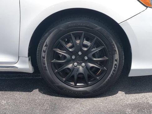 Used 2012 Toyota Camry LE FWD image 11