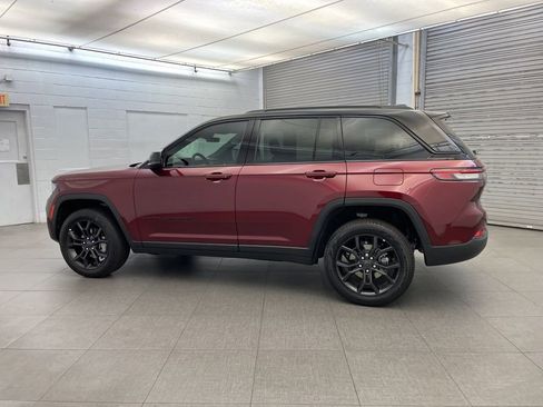 New 2025 Jeep Grand Cherokee Limited image 5