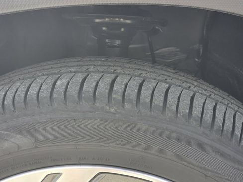 Certified 2025 Subaru Ascent Limited AWD/4WD image 31