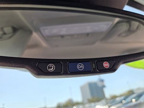 Certified 2022 Chevrolet Trax LT w/ LT Convenience Package image 33