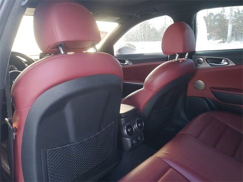 Used 2019 Kia Stinger GT2 image 10