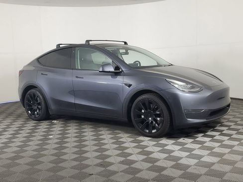 Used 2021 Tesla Model Y Long Range image 2