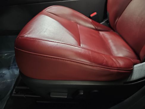 Used 2021 MAZDA MAZDA3 Hatchback w/Premium Plus Pkg image 30